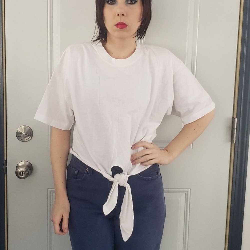 80s White Tie Front Tee‎